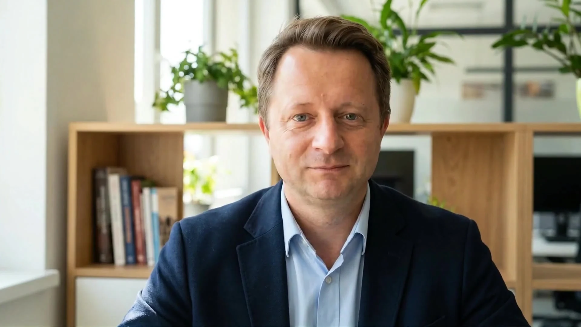 Piotr Drac — kadr z wideo powitalnego EduSolutions